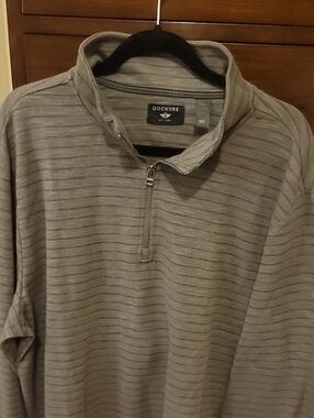 NWOT Dockers Men's Light Gray Zip-Up Quarter Collar Shirt Size XL